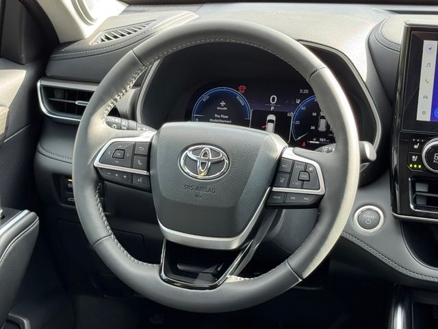 Used 2026 Toyota Highlander Hybrid SUV