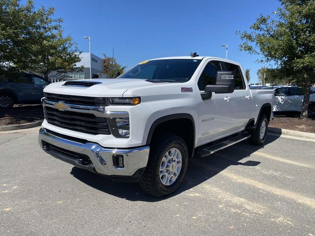 2024 Chevrolet Silverado 2500HD LT 8