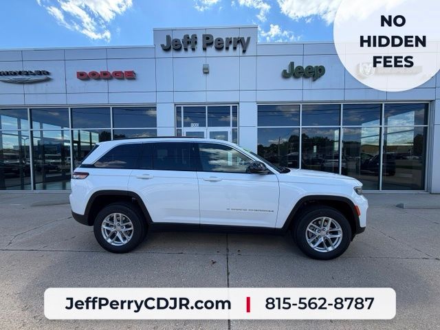 Bright White Clearcoat 2026 Jeep Grand Cherokee SUV / Crossover Four-Wheel Drive 8-Speed Automatic