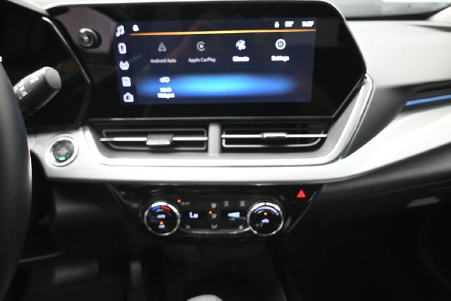 Used 2025 Chevrolet Trax SUV