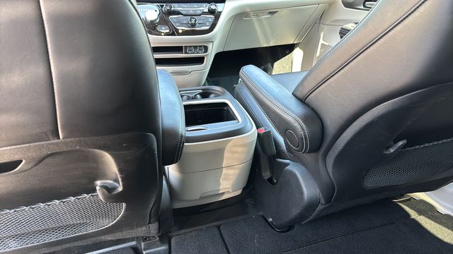 Used 2024 Silver Chrysler Touring L image 20
