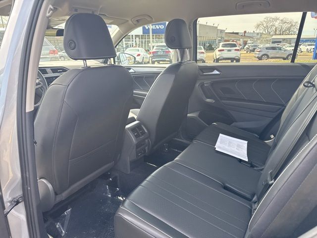 2024 Volkswagen Tiguan 2.0T SE photo