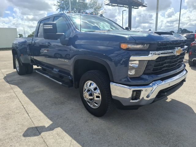 2025 Chevrolet Silverado 3500HD LT Crew Cab 4WD
