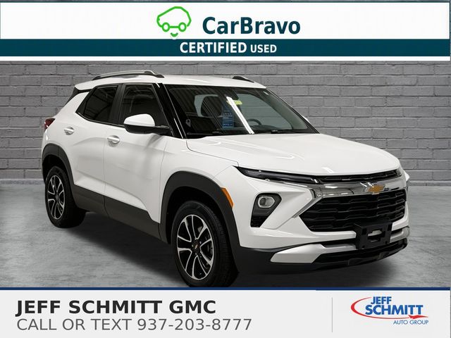 Summit White 2025 Chevrolet Trailblazer SUV / Crossover Four-Wheel Drive 9-Speed Automatic