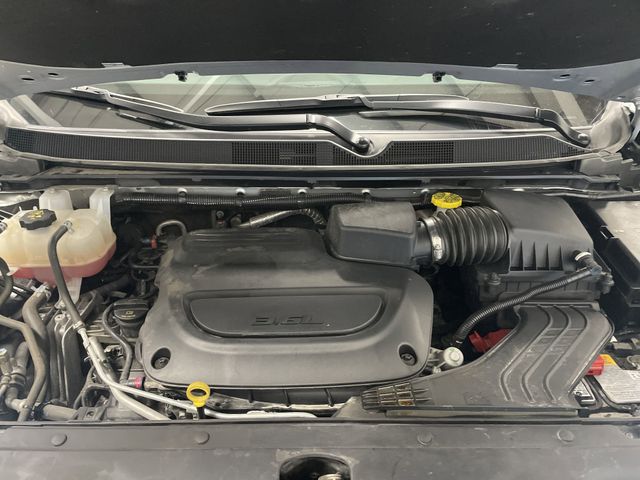 2023 Chrysler Pacifica Touring L photo