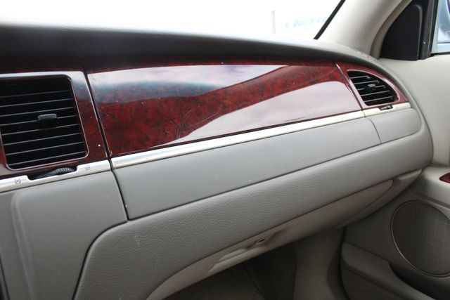 Used 2003 Silver Lincoln Signature image 15
