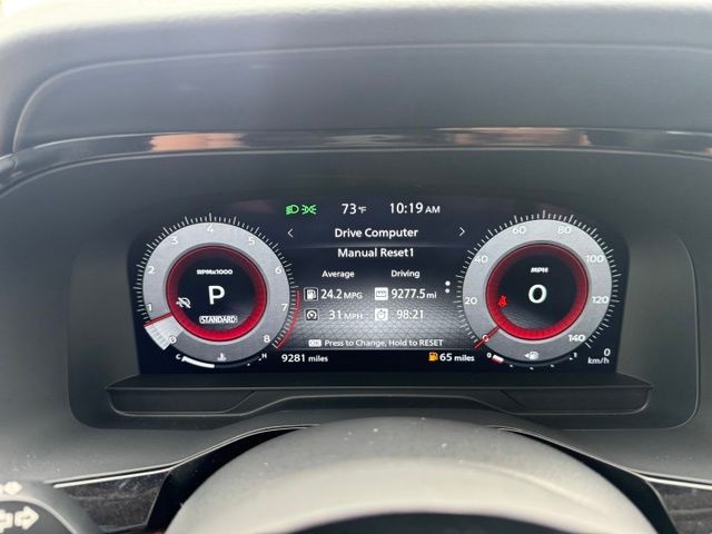 Used 2025 White Nissan Platinum image 32