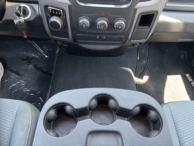 2019 RAM 1500 CLASSIC TRADESSMAN • 5.7L HEMI V8 • 8' BED CLEAN CARFAX • 1 OWNER CHROME APPEARANCE PACKAGE • POWER & REMOTE ENTRY GROUP • BEDLINER • BACKUP CAMERA Thumbnail