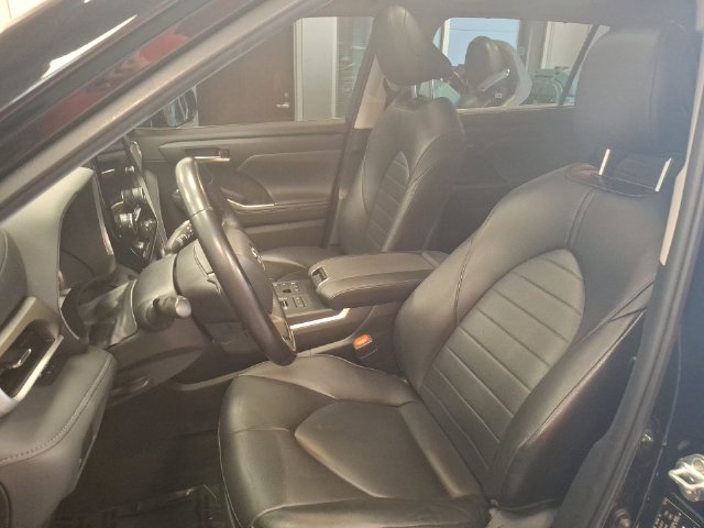 Used 2023 Toyota Highlander SUV