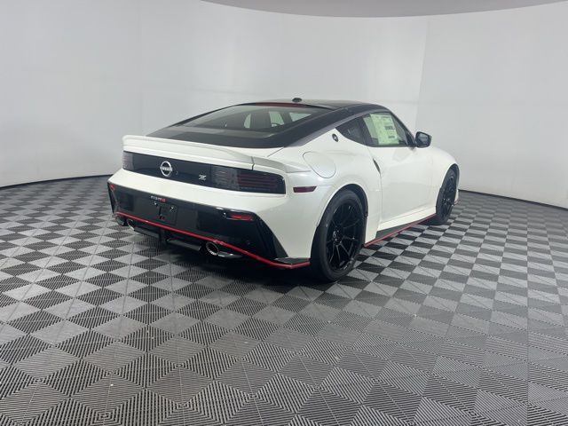 2025 Pearl White Tricoat/Super Black Nissan Z NISMO RWD Coupe