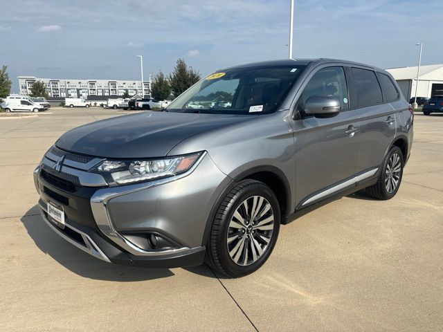 Used 2020 Mitsubishi Outlander SE with VIN JA4AD3A33LZ010325 for sale in Waukee, IA