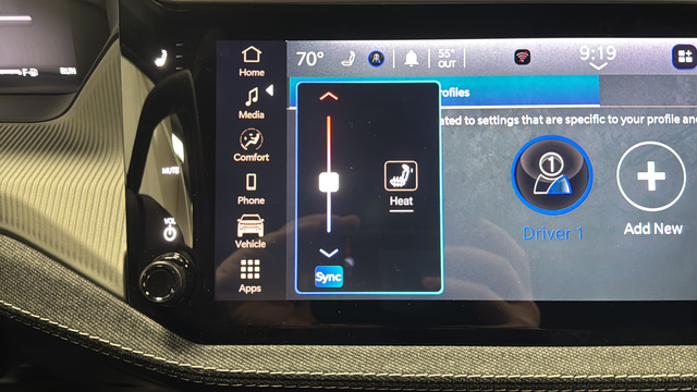 New 2026 Diamond Black Crystal Pearlcoat Jeep Laredo image 28