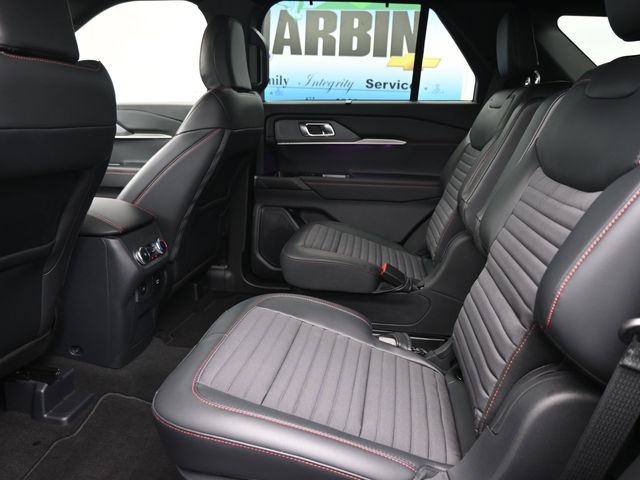 2025 Ford Explorer ST-Line photo