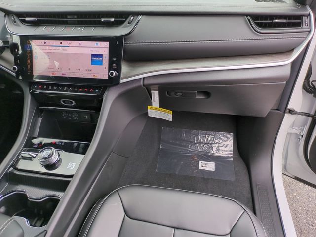 new 2026 Jeep Grand Cherokee car, priced at $42,650