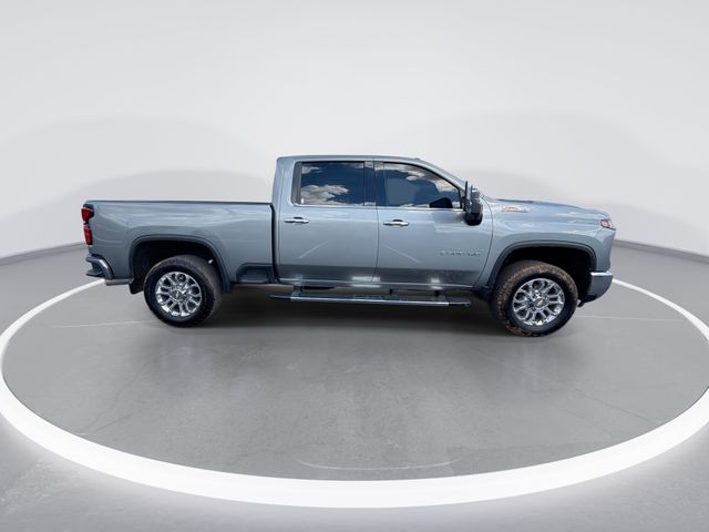 Used 2025 Gray Chevrolet LTZ image 9