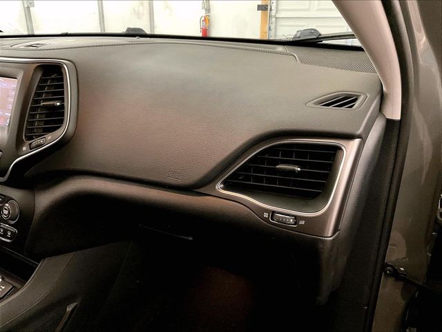 2020 Jeep Cherokee Latitude Plus Gray at Subaru and VW of Moon Township