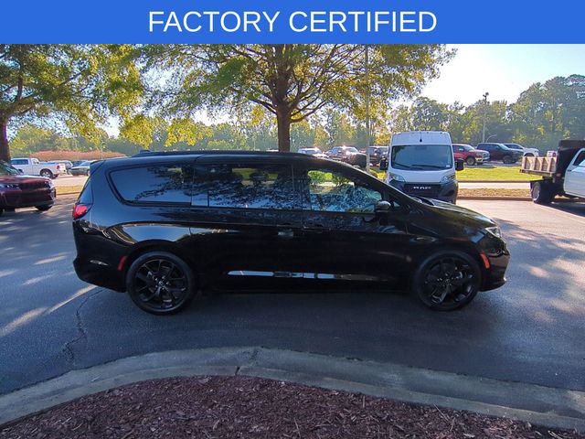 Used 2025 Black Chrysler Limited image 6