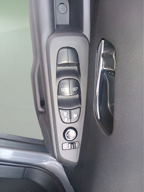 Used 2023 Nissan Kicks SUV