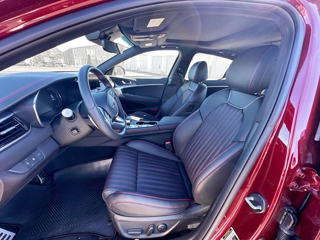 Thumbnail: 2025 Genesis G70 - 16