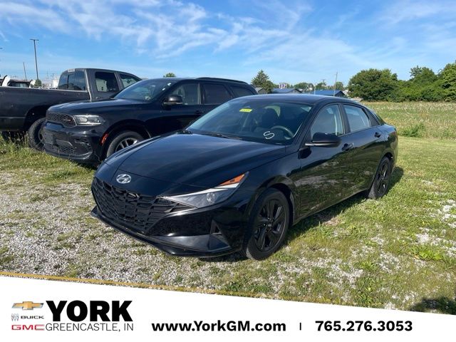 Onyx Black 2023 Hyundai Elantra SEL FWD Sedan Front-Wheel Drive Continuously Variable Transmission