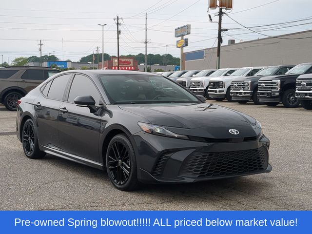 Used 2025 UNDERGROUND Toyota SE image 15