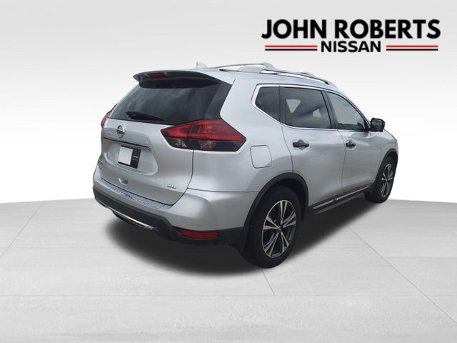 2018 Nissan Rogue SL 16