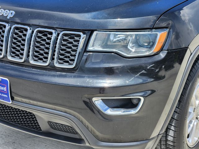 2018 Diamond Black Crystal Pearlcoat Jeep Grand Cherokee Laredo 4X4 SUV