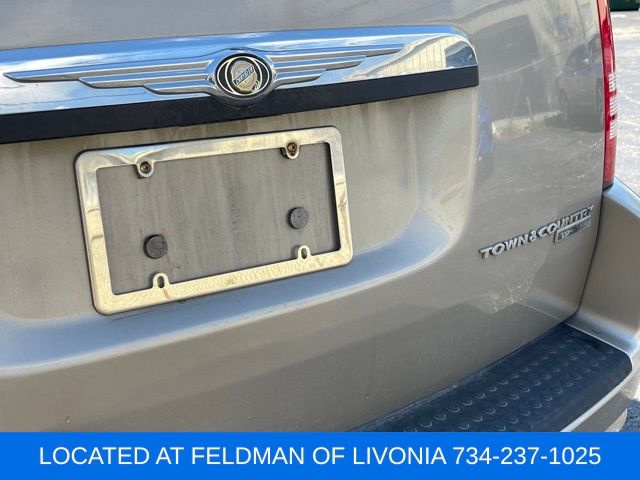 Used 2009 Chrysler Town & Country For Sale in Muncie, IN