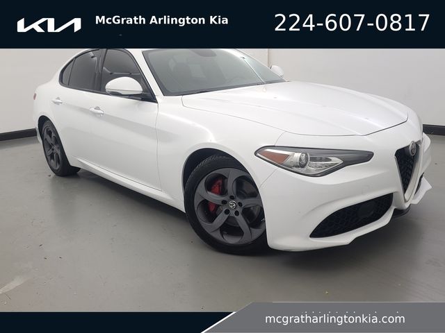 Alfa White 2018 Alfa Romeo Giulia Sedan All-Wheel Drive 8-Speed Automatic