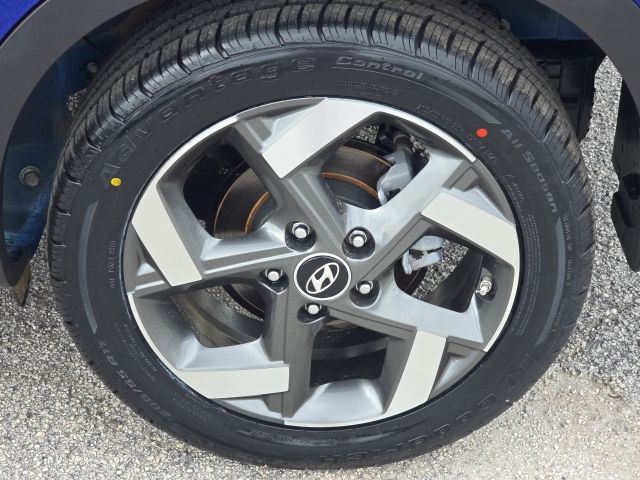 2024 Hyundai Venue Limited:B01873