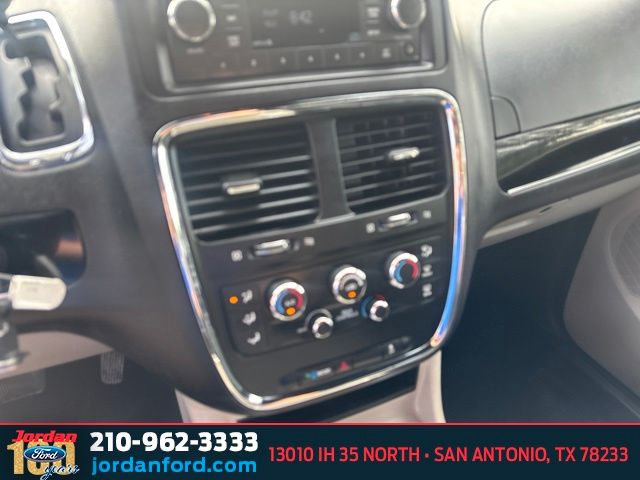 Used Car 2017 Dodge Grand Caravan  Sxt For Sale Under $10,000 In San Antonio, Texas