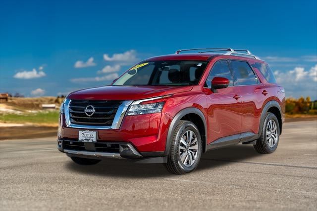 2023 Nissan Pathfinder SL 3