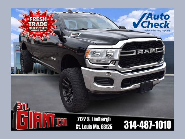 Diamond Black Crystal Pearlcoat 2022 RAM 2500 Tradesman Crew Cab 4WD Pickup Truck Four-Wheel Drive 8-Speed Automatic