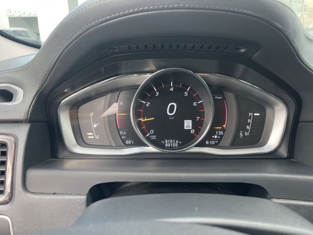 2016 Ice White Volvo XC70 T5 FWD Crossover