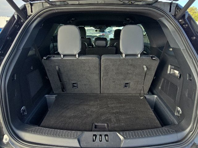 2025 Ford Explorer ST-Line:B02322