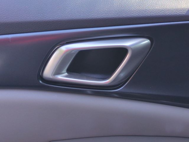 Used 2026 White Kia LXS image 13