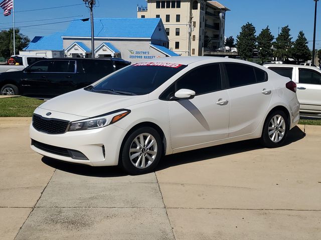 Snow White Pearl 2017 Kia Forte LX Sedan Front-Wheel Drive 6-Speed Automatic