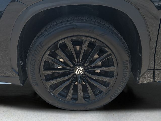 Used 2025 Toyota Highlander SUV