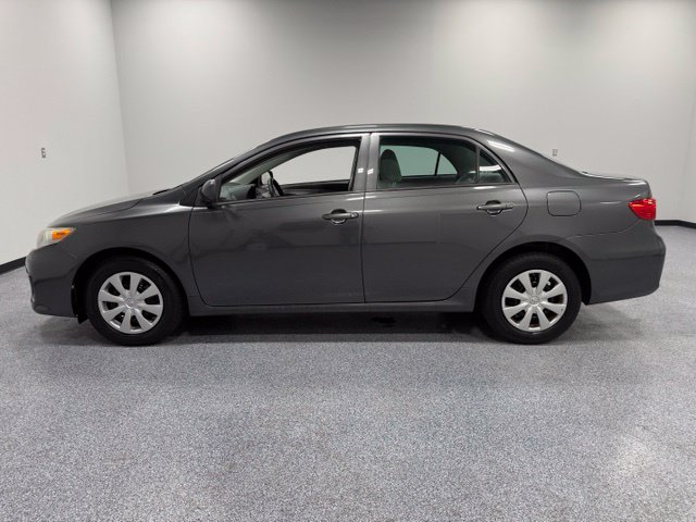 Used 2013 Gray Toyota L image 5