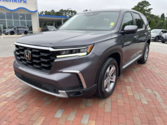 Gray (Modern Steel Metallic) 2023 Honda Pilot SUV / Crossover Front-Wheel Drive Automatic