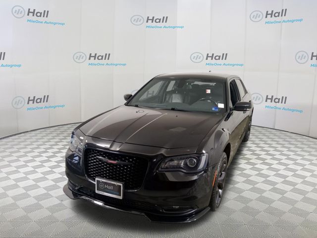 Gloss Black 2021 Chrysler 300 S V6 RWD Sedan Rear-Wheel Drive 8-Speed Automatic