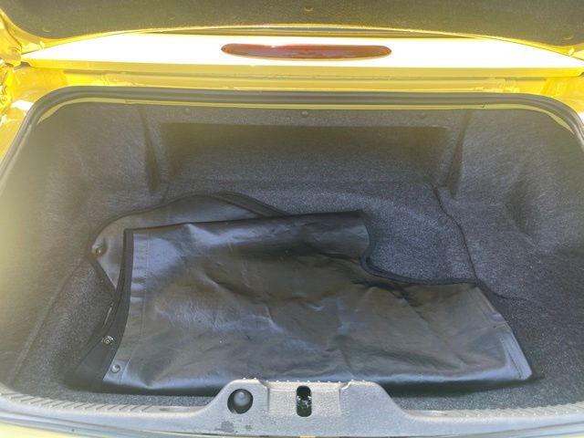 Used 2002  Ford Base image 18