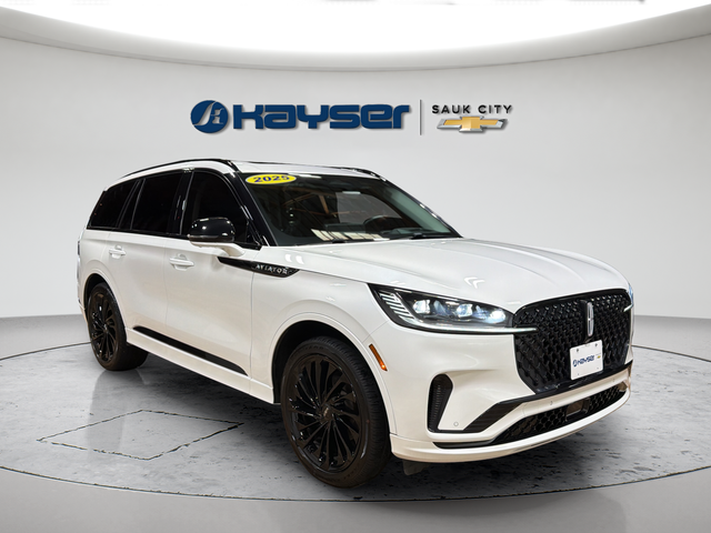 Pristine White Metallic Tri-Coat 2025 Lincoln Aviator SUV / Crossover All-Wheel Drive Automatic
