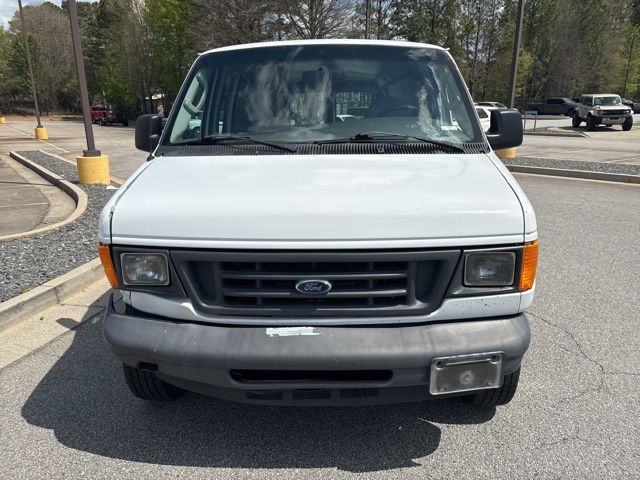 Used 2005 White Ford Commercial image 3