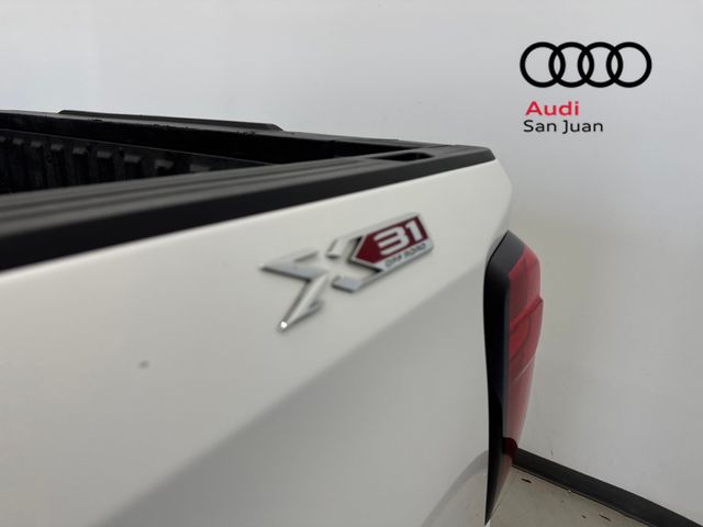 Used 2022 White GMC SLT image 11