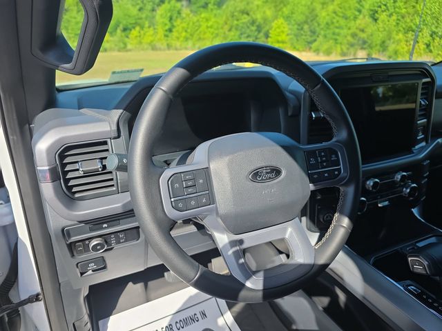 Used 2025 Oxford White Ford XLT image 16