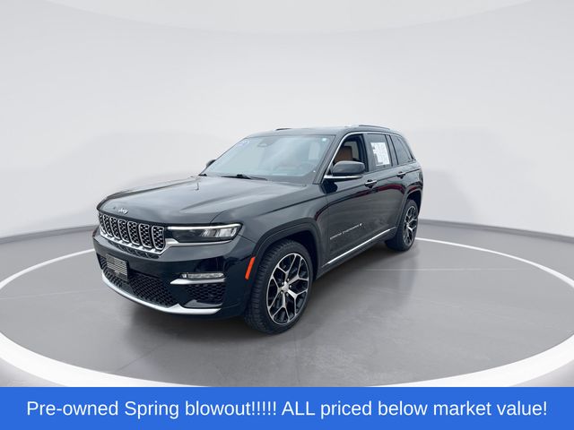 Used 2022 Diamond Black Jeep Summit Reserve image 4