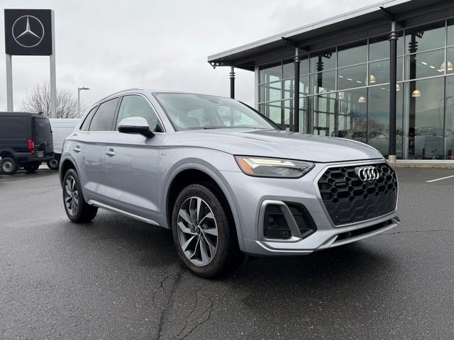 Florett Silver Metallic 2024 Audi Q5 quattro Premium Plus S Line 45 TFSI SUV / Crossover All-Wheel Drive 7-Speed Automatic
