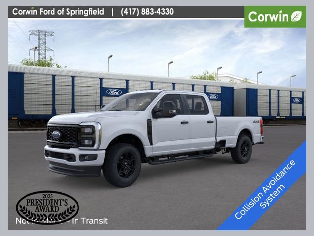 Oxford White 2026 Ford F-350 Super Duty XL Crew Cab 4WD Pickup Truck Four-Wheel Drive Automatic