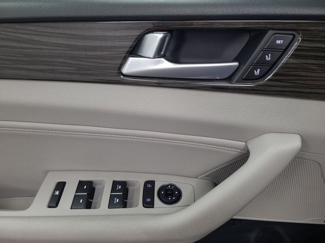 2015 – Hyundai – Sonata